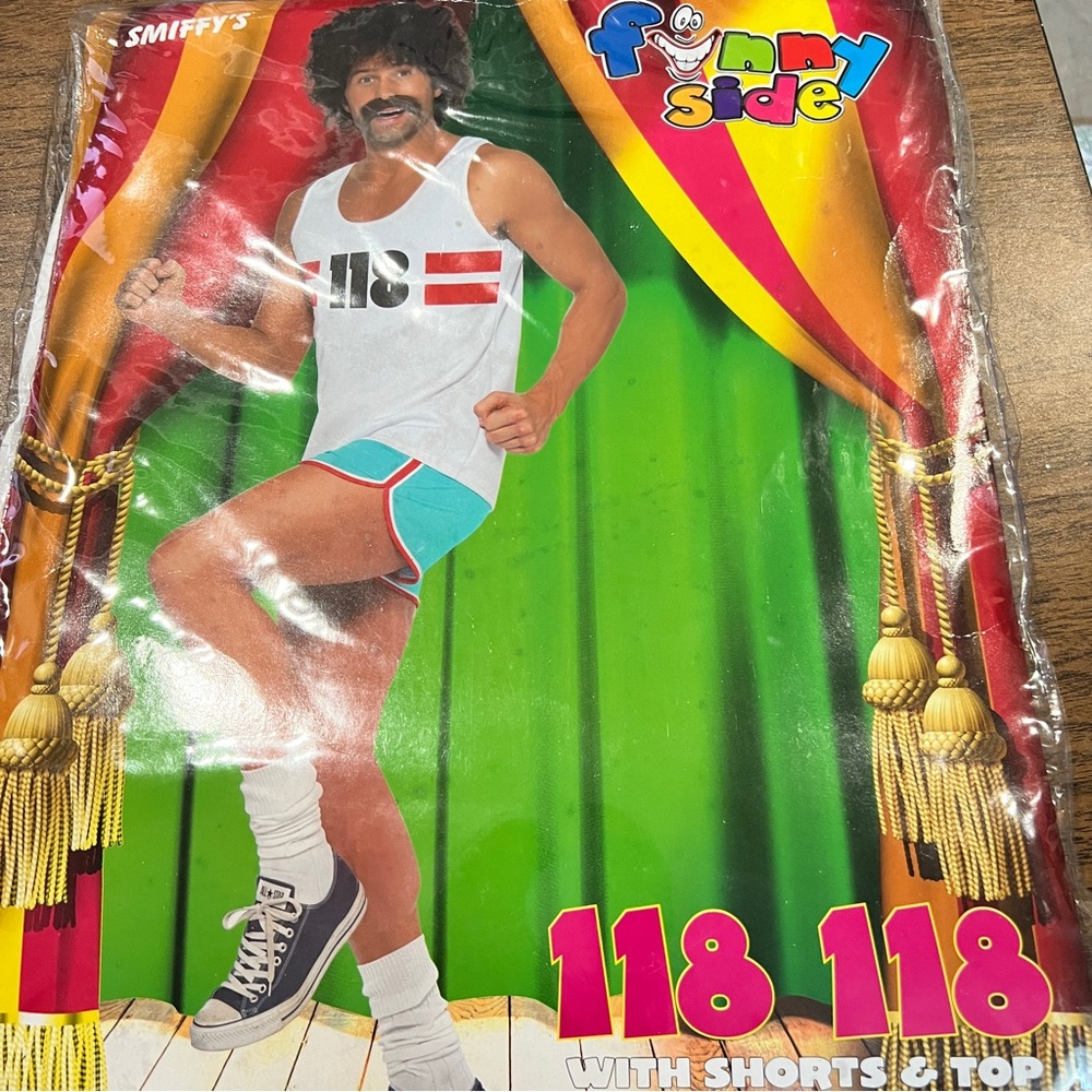 Men's Medium1980's Retro Runner Costume 118 118 Retro Runner top and shorts
